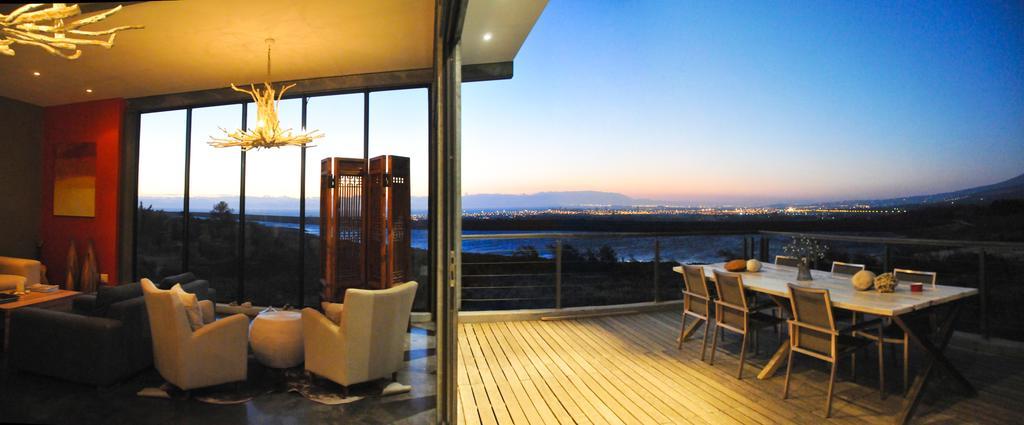 Colourful Manor Guesthouse Cape Town Ngoại thất bức ảnh
