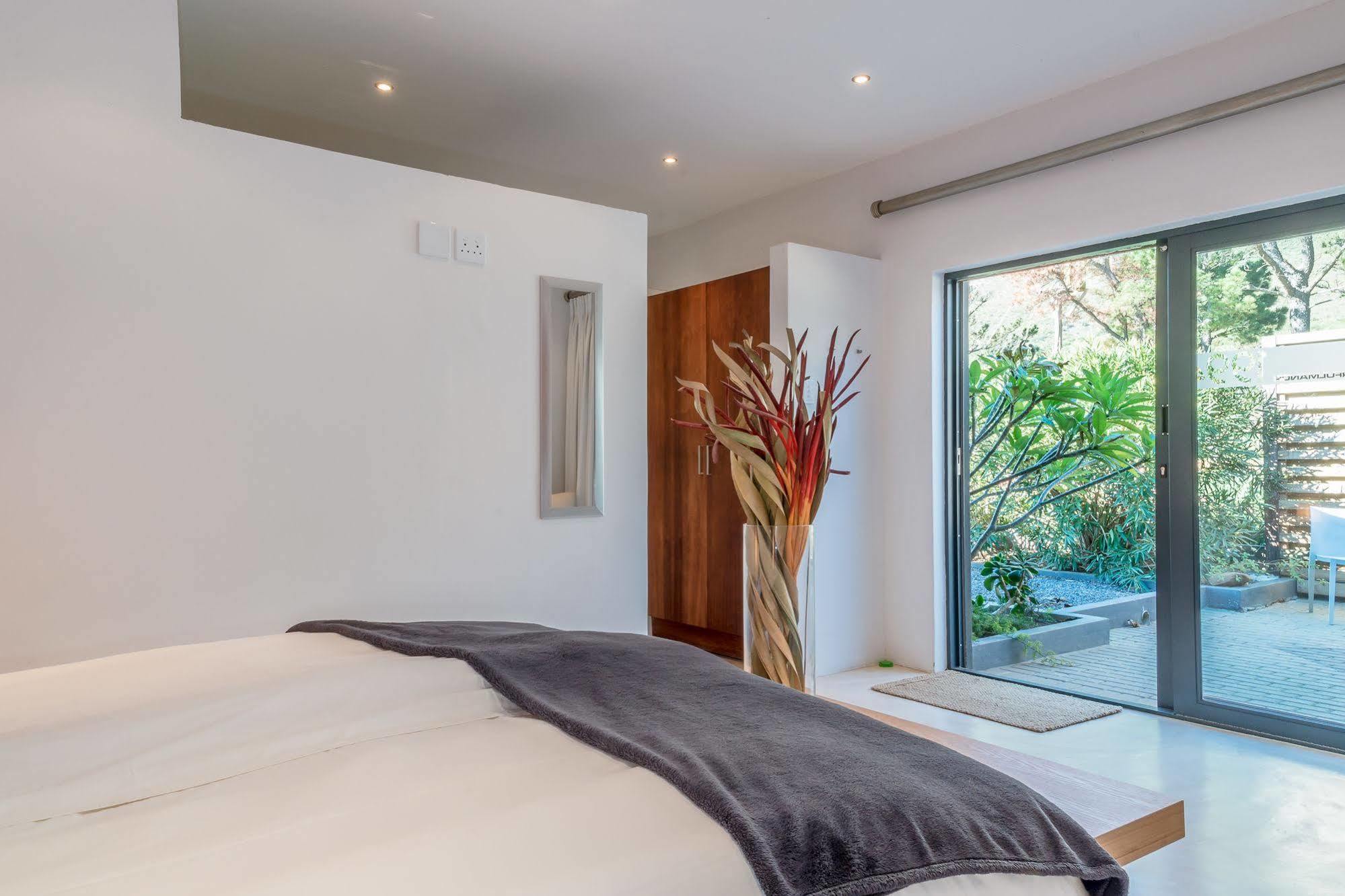 Colourful Manor Guesthouse Cape Town Ngoại thất bức ảnh