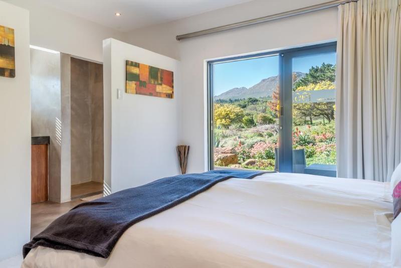 Colourful Manor Guesthouse Cape Town Ngoại thất bức ảnh
